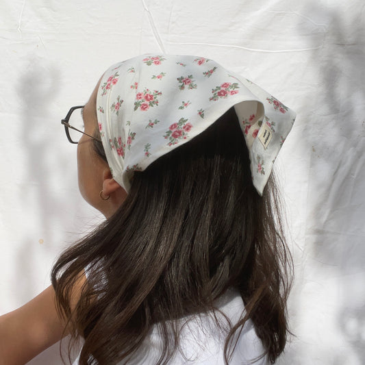 Bandeau triangle - motifs fleuris rose