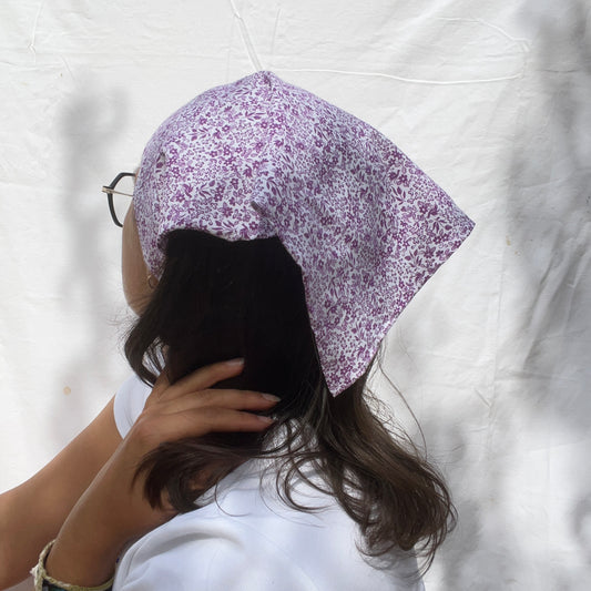 Bandeau triangulaire - motifs fleuris violet - grand