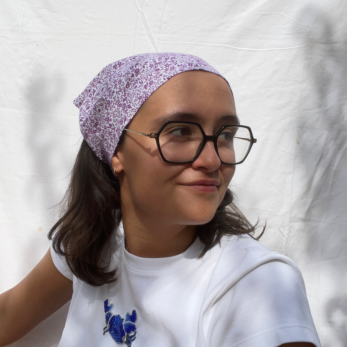 Bandeau triangulaire - motifs fleuris violet - grand